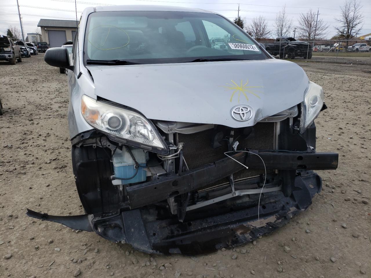 Photo 9 from auction – 2011 TOYOTA SIENNA with VIN 5TDZK3DC0BS051487