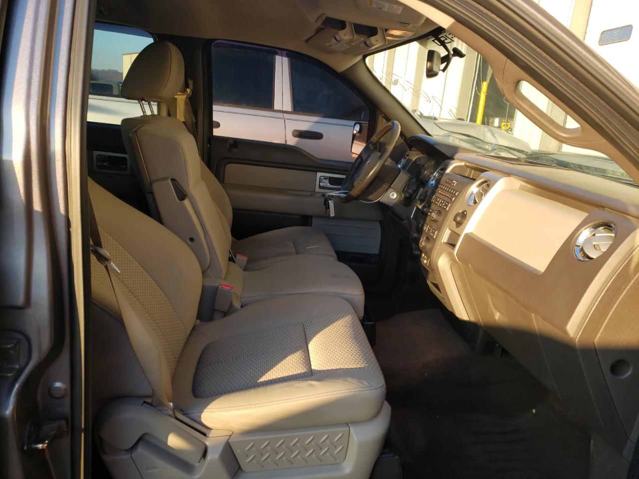 Photo 5 from auction – 2010 FORD F150 SUPER with VIN 1FTFW1EV7AFB77775