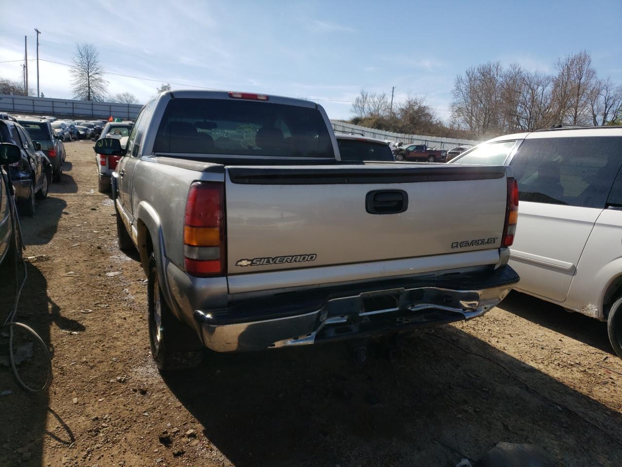 Photo 3 from auction – 2002 CHEVROLET SILVERADO with VIN 2GCEK19T721239913