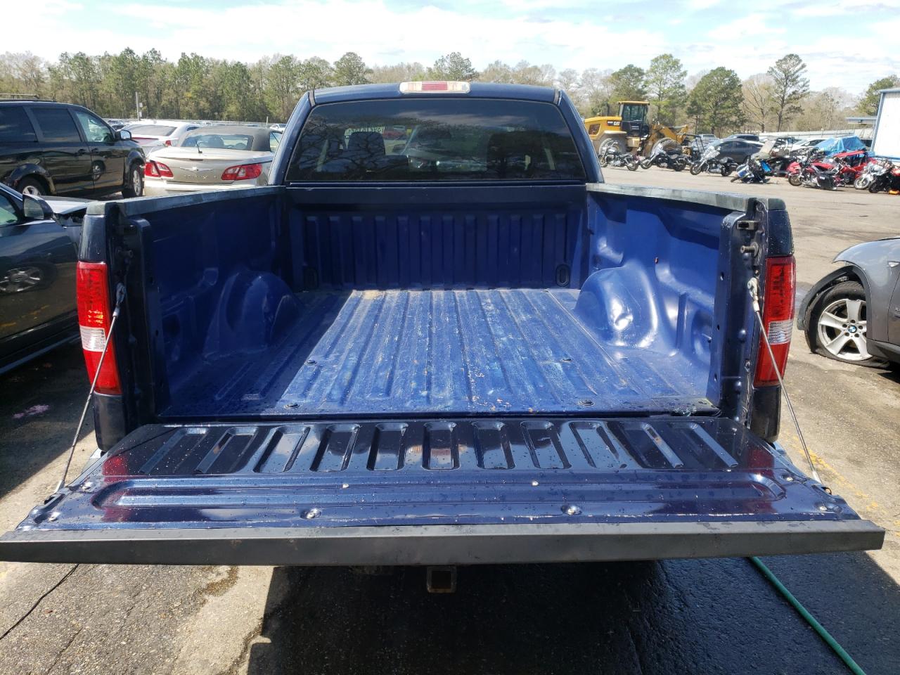 Photo 9 from auction – 2004 FORD F150 with VIN 1FTRX14W04NB42803