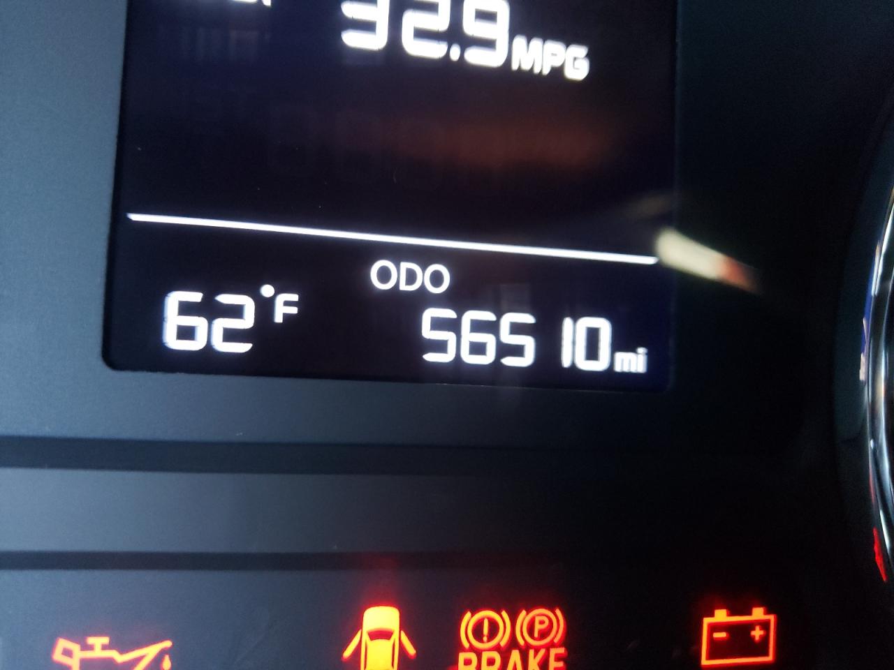 Photo 8 from auction – 2018 KIA FORTE LX with VIN 3KPFK4A72JE188679