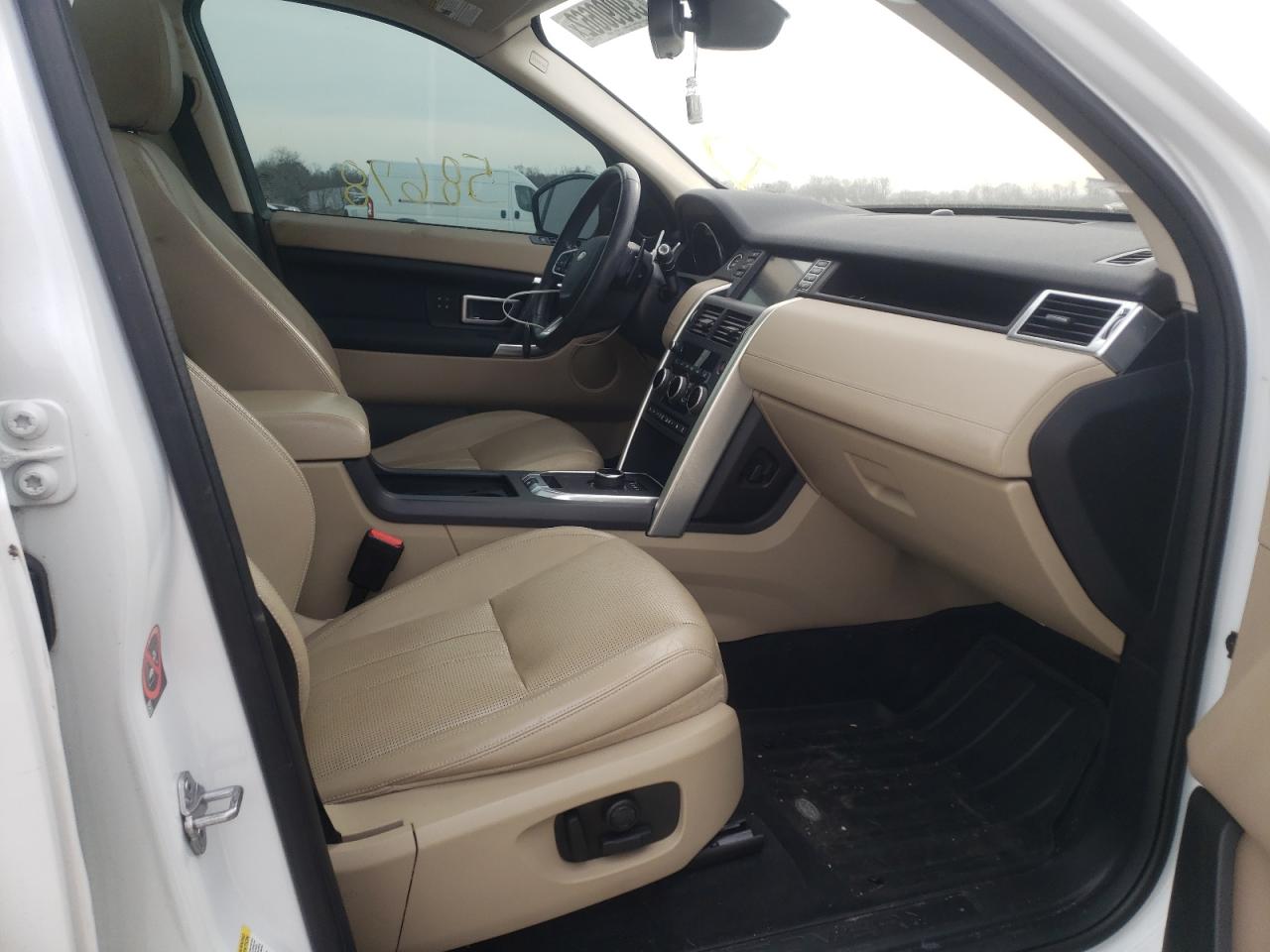 Photo 5 from auction – 2017 LAND ROVER DISCOVERY with VIN SALCR2BG9HH680673