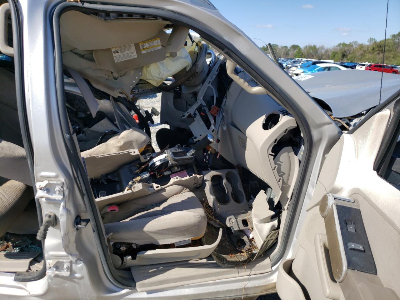 Photo 5 from auction – 2006 FORD EXPLORER X with VIN 1FMEU63E26UB03244