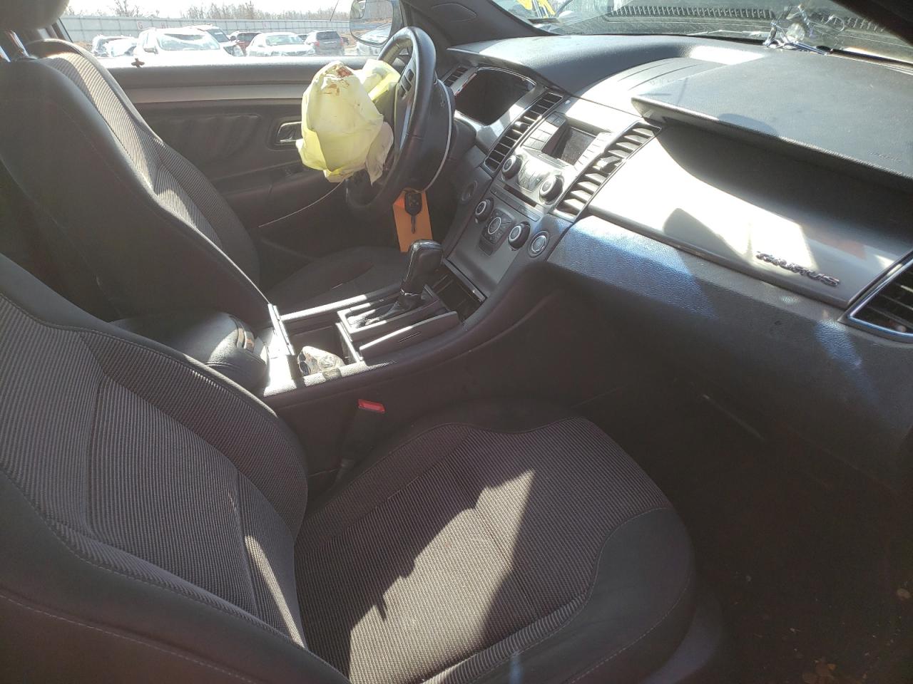 Photo 5 from auction – 2016 FORD TAURUS SEL with VIN 1FAHP2E86GG103956