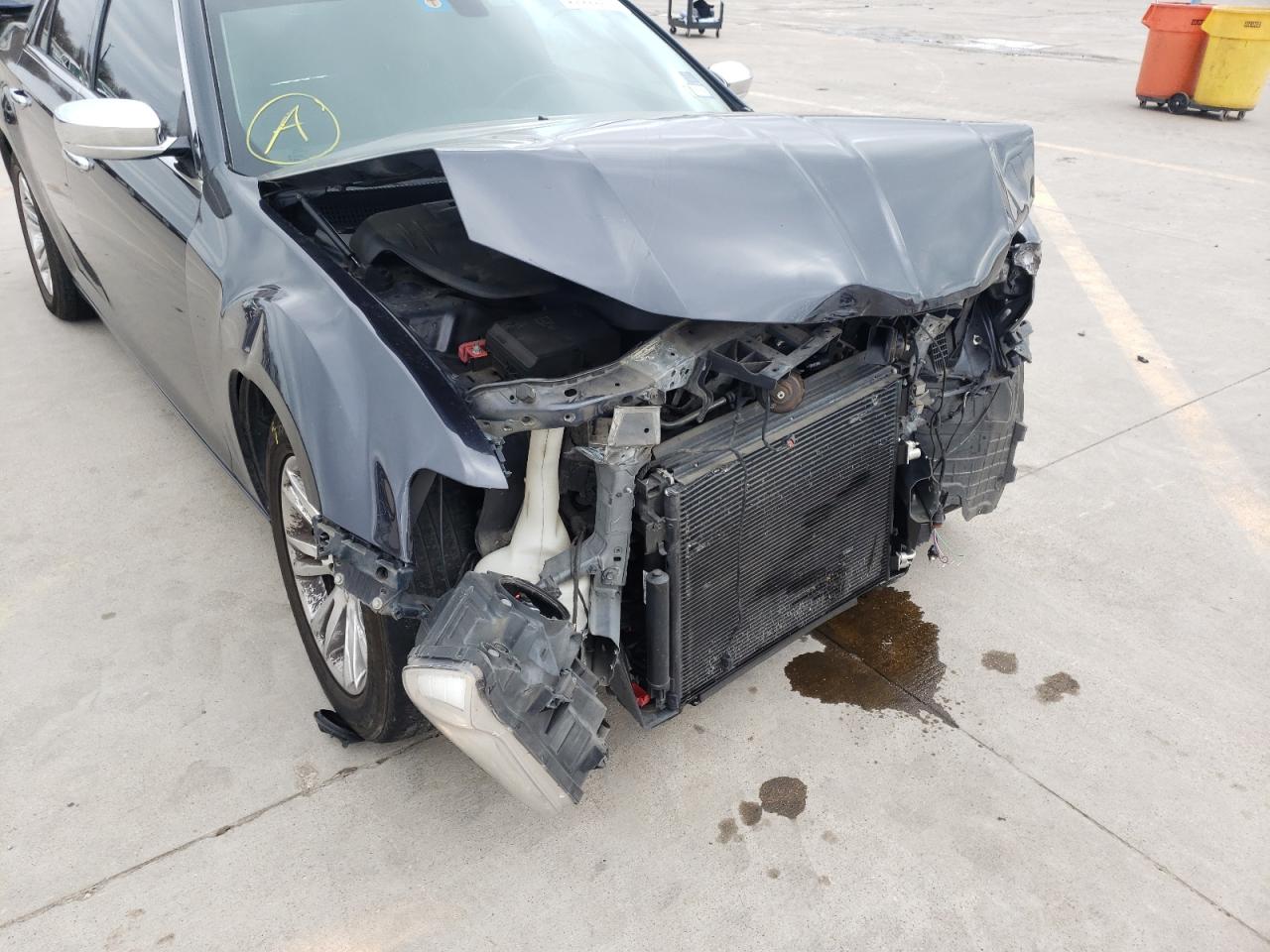 Photo 9 from auction – 2016 CHRYSLER 300C with VIN 2C3CCAEG0GH219664