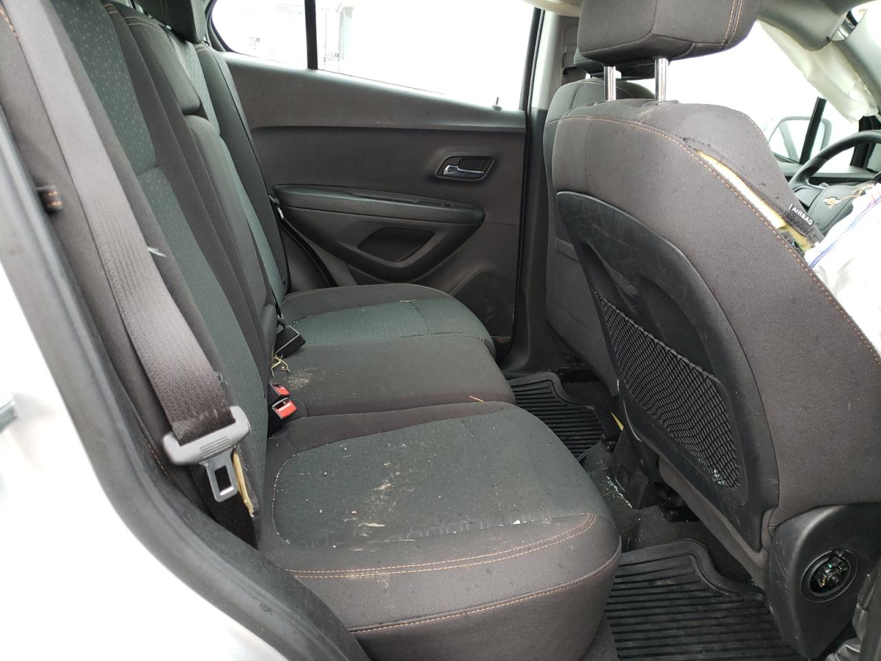 Photo 6 from auction – 2017 CHEVROLET TRAX LS with VIN 3GNCJKSB4HL188581