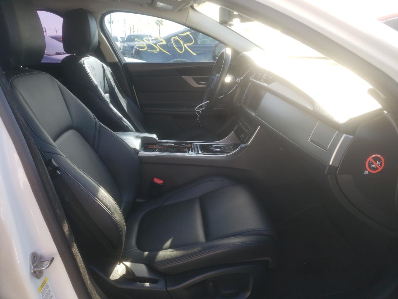 Photo 5 from auction – 2017 JAGUAR XF with VIN SAJBR4BV6HCY25762