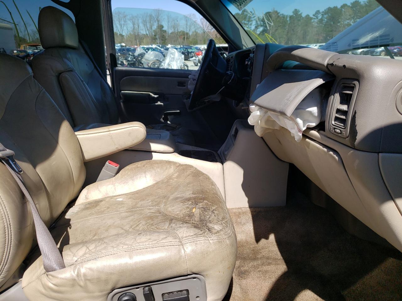 Photo 5 from auction – 2002 GMC YUKON with VIN 1GKEK13ZX2J214429