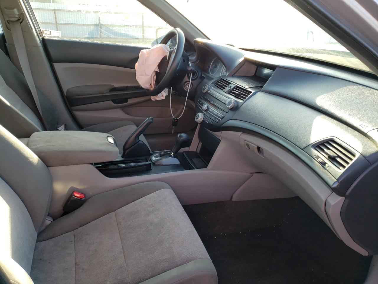 Photo 5 from auction – 2010 HONDA ACCORD LX with VIN 1HGCP2F32AA078279