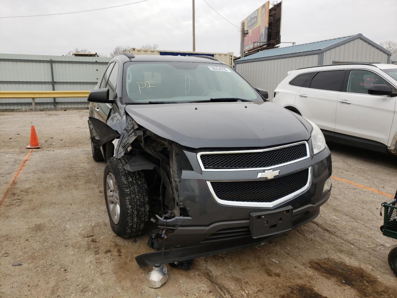 CHEVROLET TRAVERSE L 2012 z numerem VIN 1GNKRFED8CJ283475 - Zdjęcie z aukcji