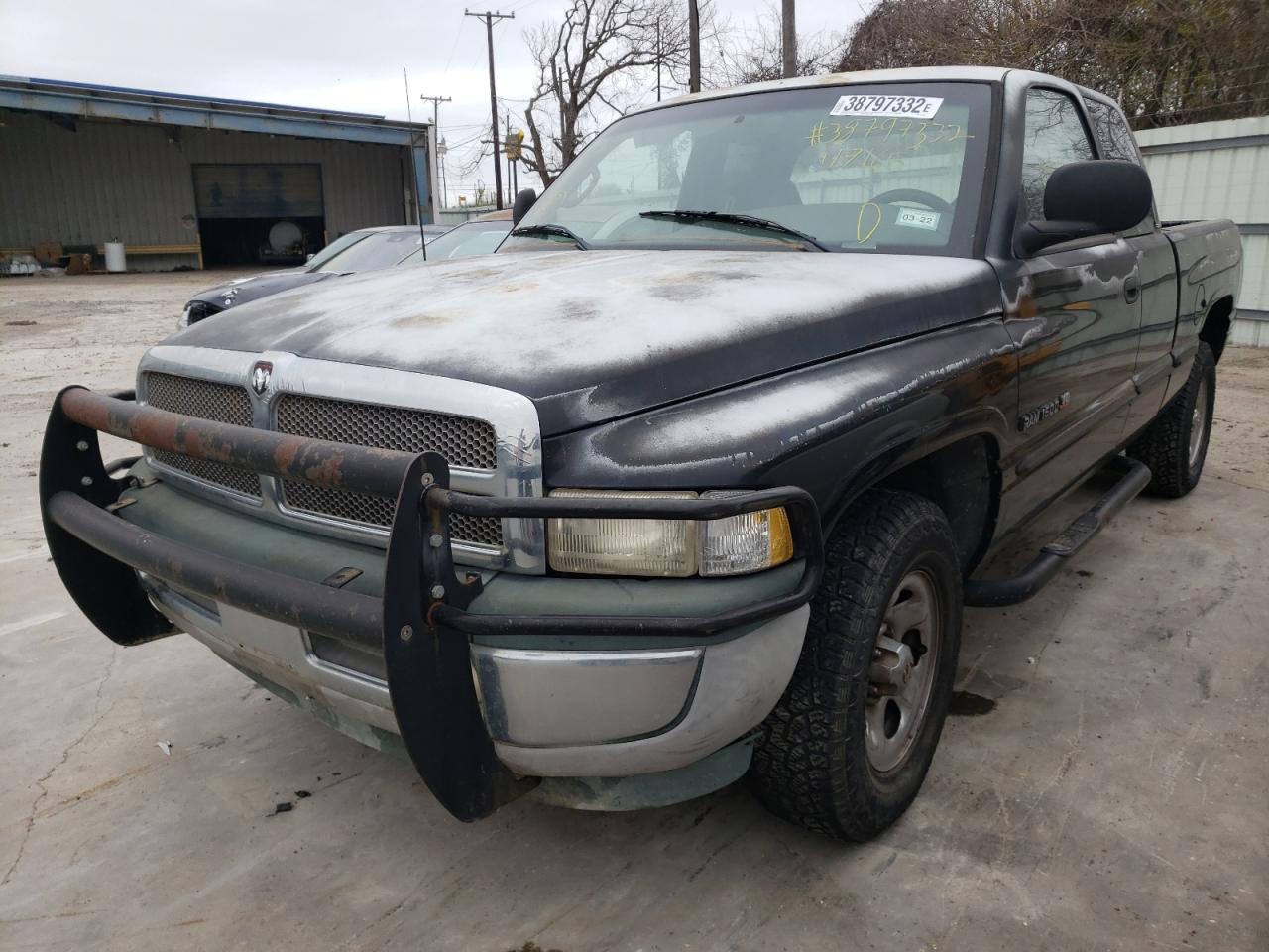 Photo 2 from auction – 1998 DODGE RAM 1500 with VIN 3B7HC12Y2WG117165