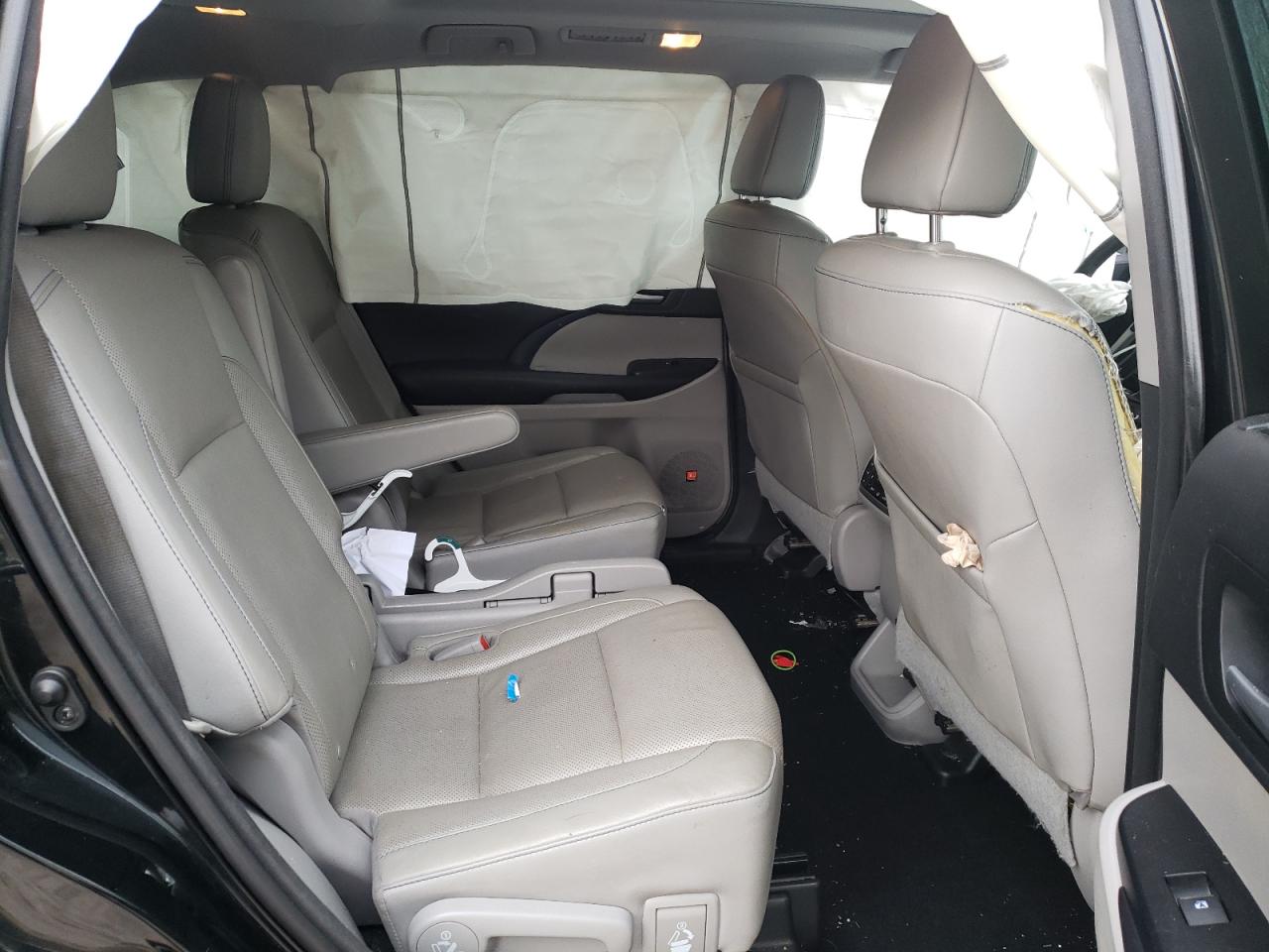 Photo 6 from auction – 2016 TOYOTA HIGHLANDER with VIN 5TDDKRFH5GS322170