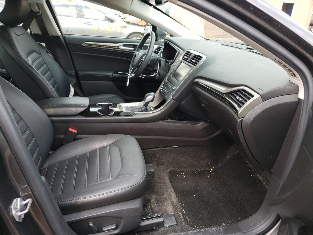 Photo 5 from auction – 2016 FORD FUSION SE with VIN 3FA6P0HD2GR301205