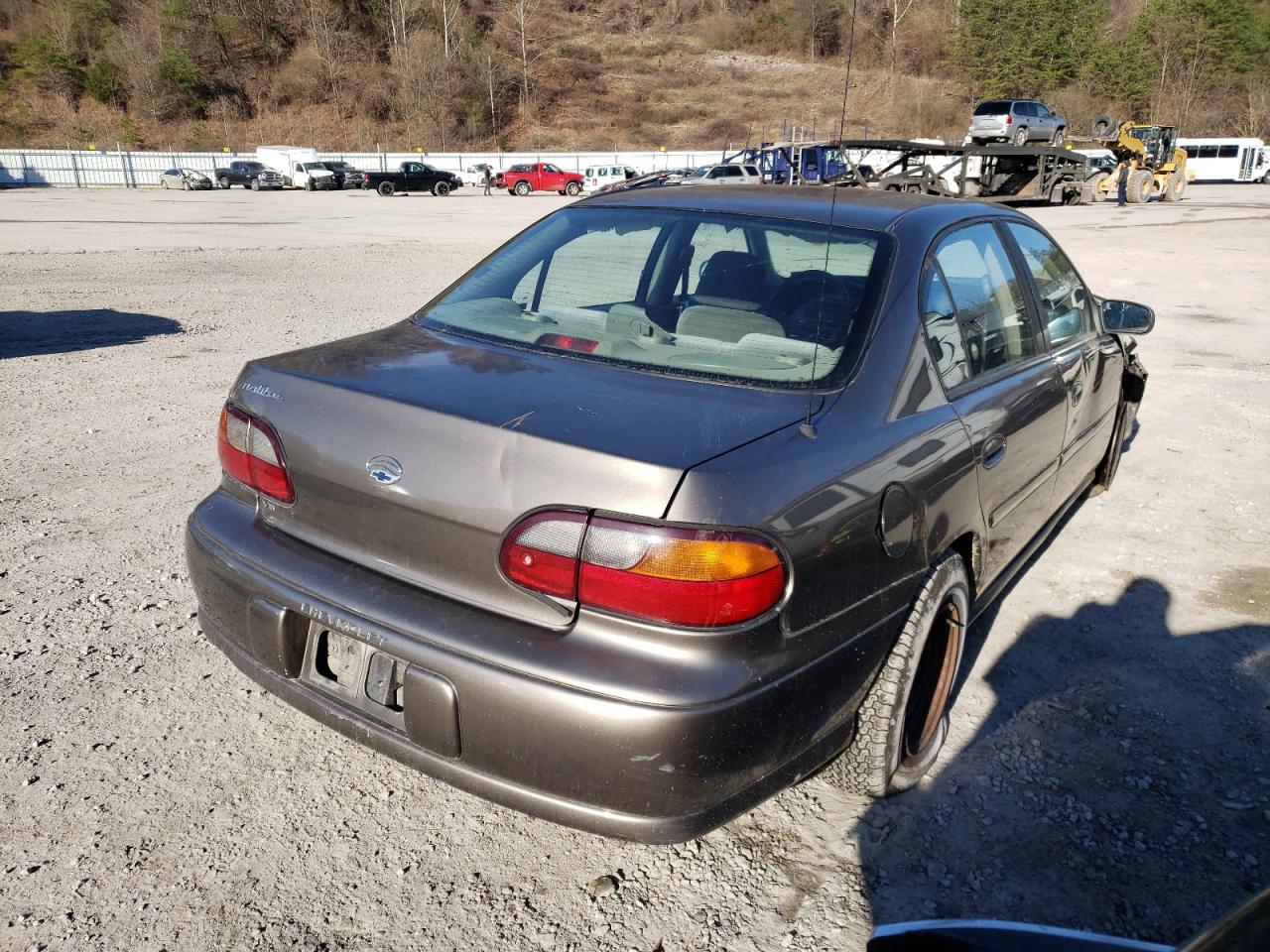 Photo 4 from auction – 2001 CHEVROLET MALIBU with VIN 1G1ND52J216117289