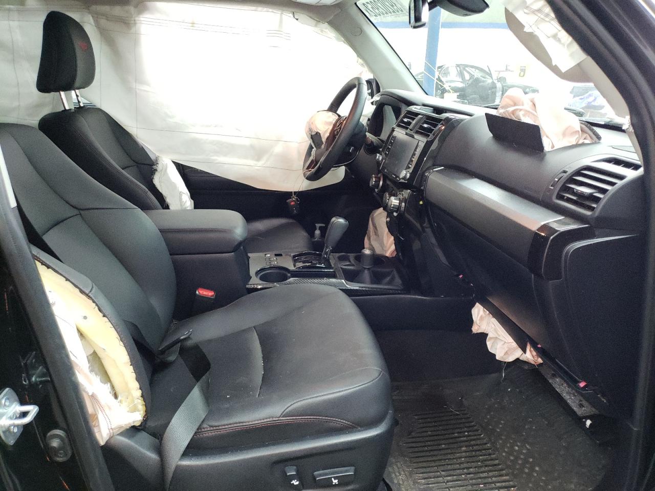 Photo 5 from auction – 2020 TOYOTA 4RUNNER SR with VIN JTEBU5JR0L5835803