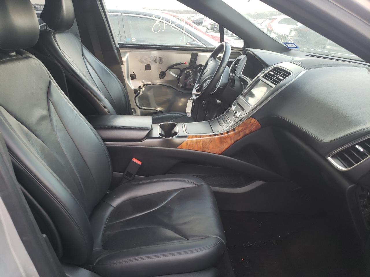 Photo 5 from auction – 2018 LINCOLN MKX RESERV with VIN 2LMPJ8LR3JBL21423
