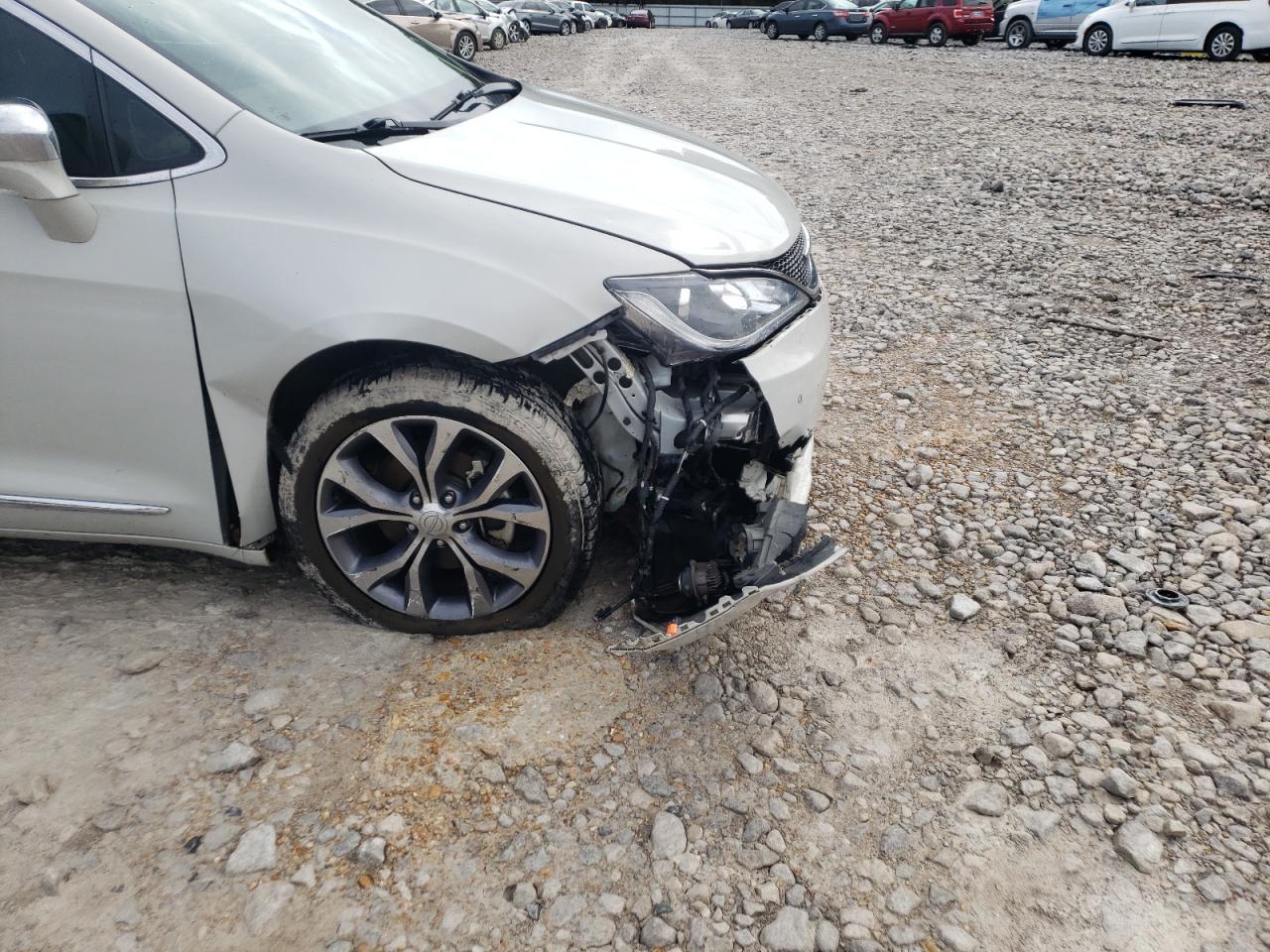 Photo 9 from auction – 2017 CHRYSLER PACIFICA L with VIN 2C4RC1GG0HR602843