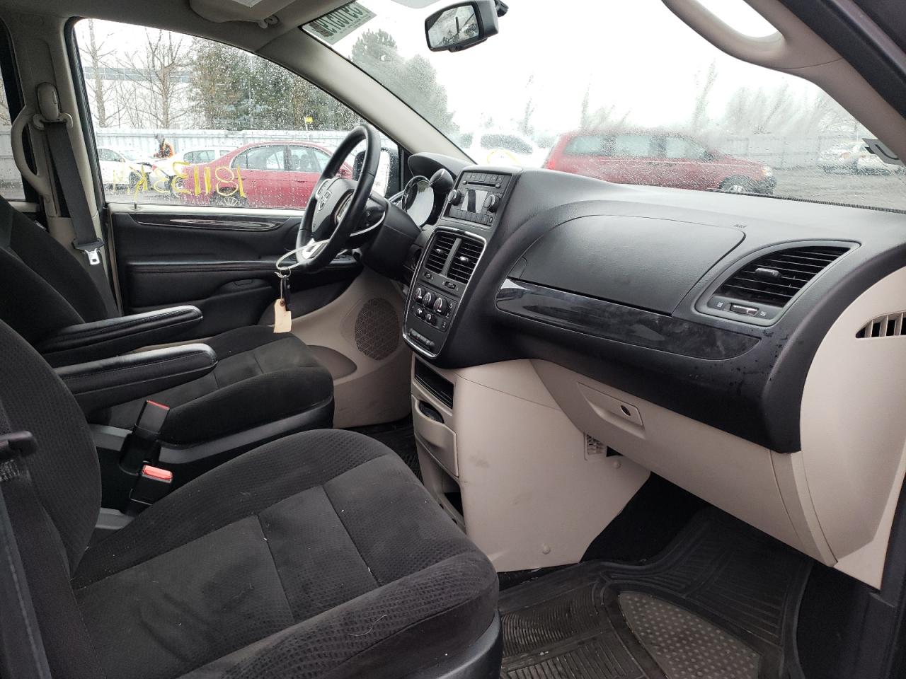 Photo 5 from auction – 2016 DODGE GRAND CARA with VIN 2C4RDGBG0GR376843
