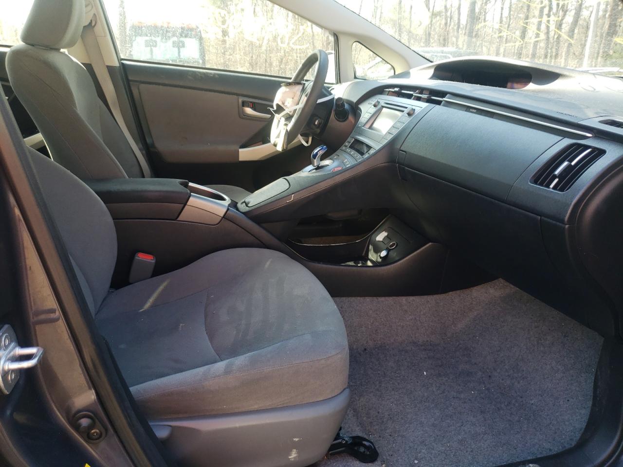 Photo 5 from auction – 2015 TOYOTA PRIUS with VIN JTDKN3DU2F0427522
