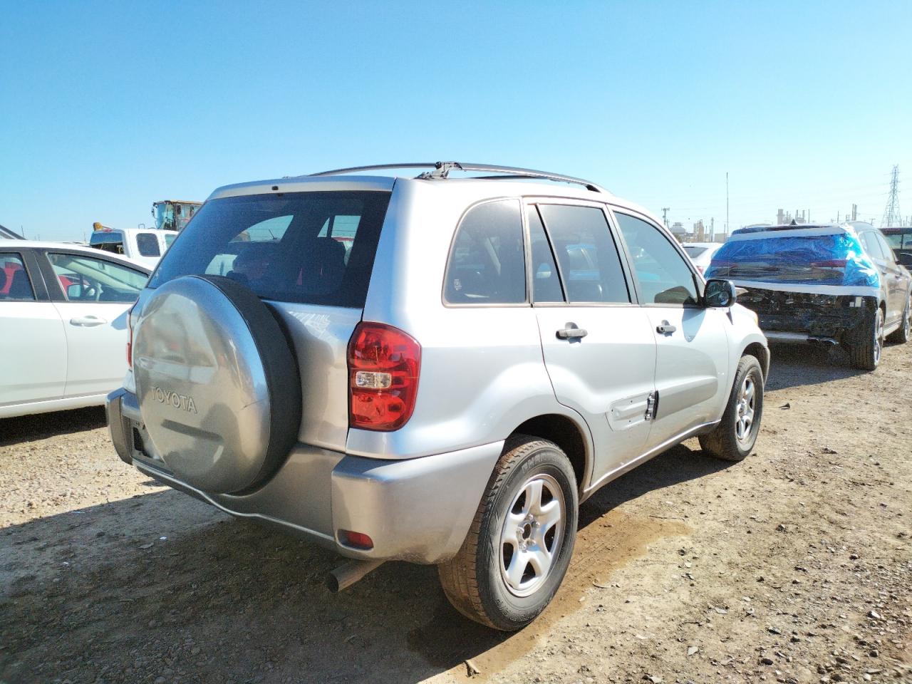 Photo 4 from auction – 2004 TOYOTA RAV4 with VIN JTEGD20V040011270