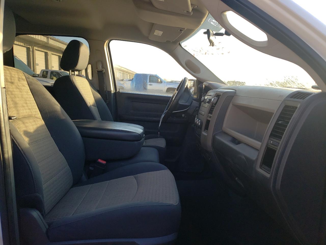 Photo 5 from auction – 2009 DODGE RAM 1500 with VIN 1D3HV13TX9S800183