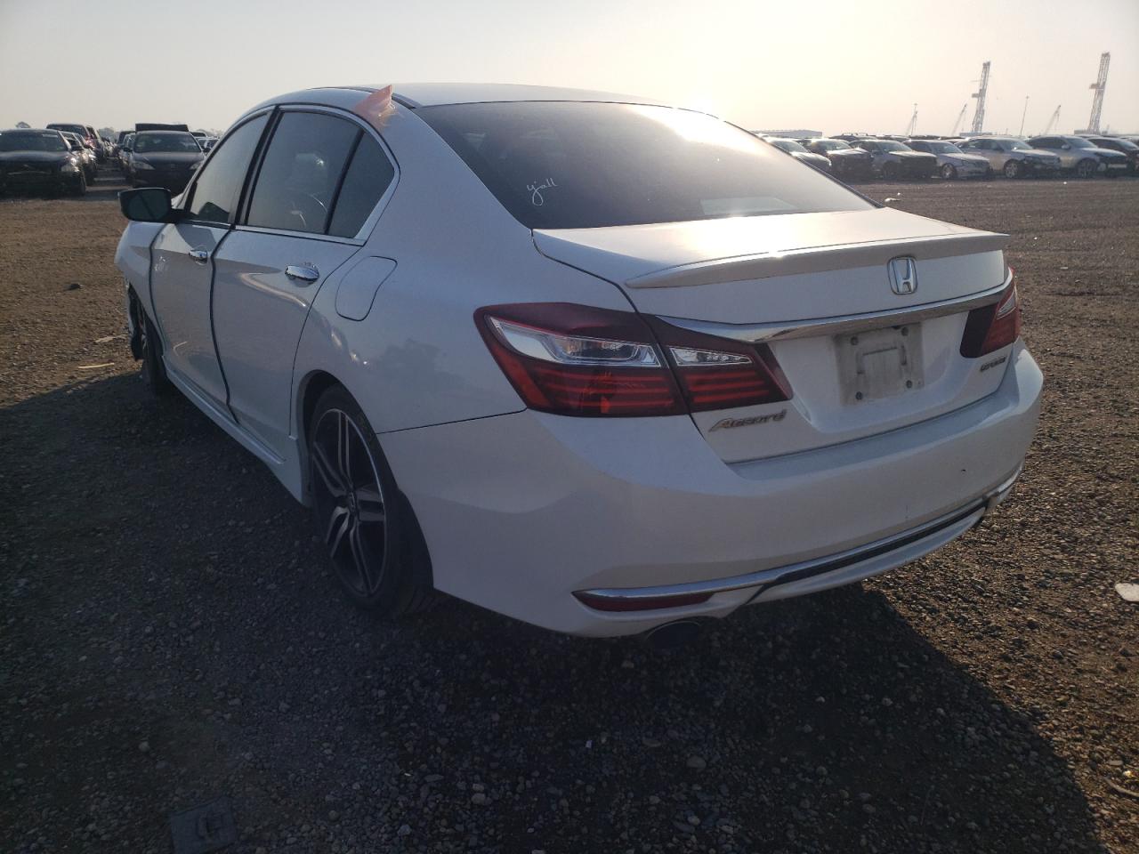 Photo 3 from auction – 2016 HONDA ACCORD SPO with VIN 1HGCR2F56GA015934