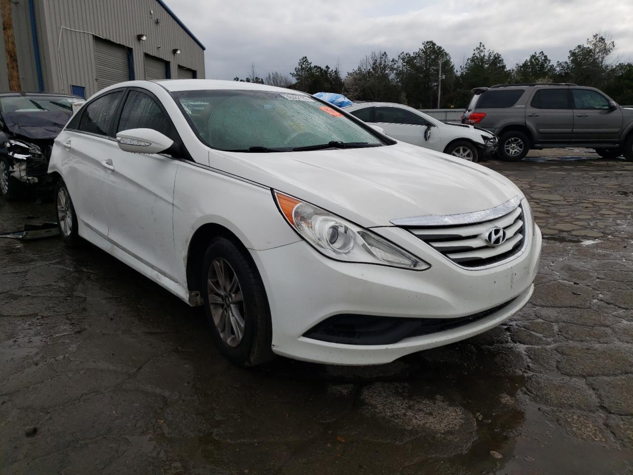 HYUNDAI SONATA GLS 2014 with VIN 5NPEB4AC4EH878640 - Photo from auction