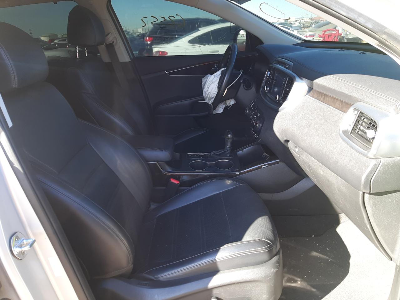 Photo 5 from auction – 2018 KIA SORENTO EX with VIN 5XYPH4A59JG357214