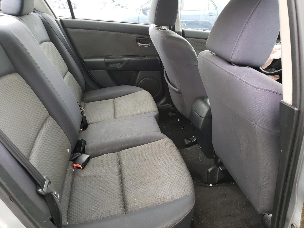 Photo 6 from auction – 2004 MAZDA 3 I with VIN JM1BK12F341158066