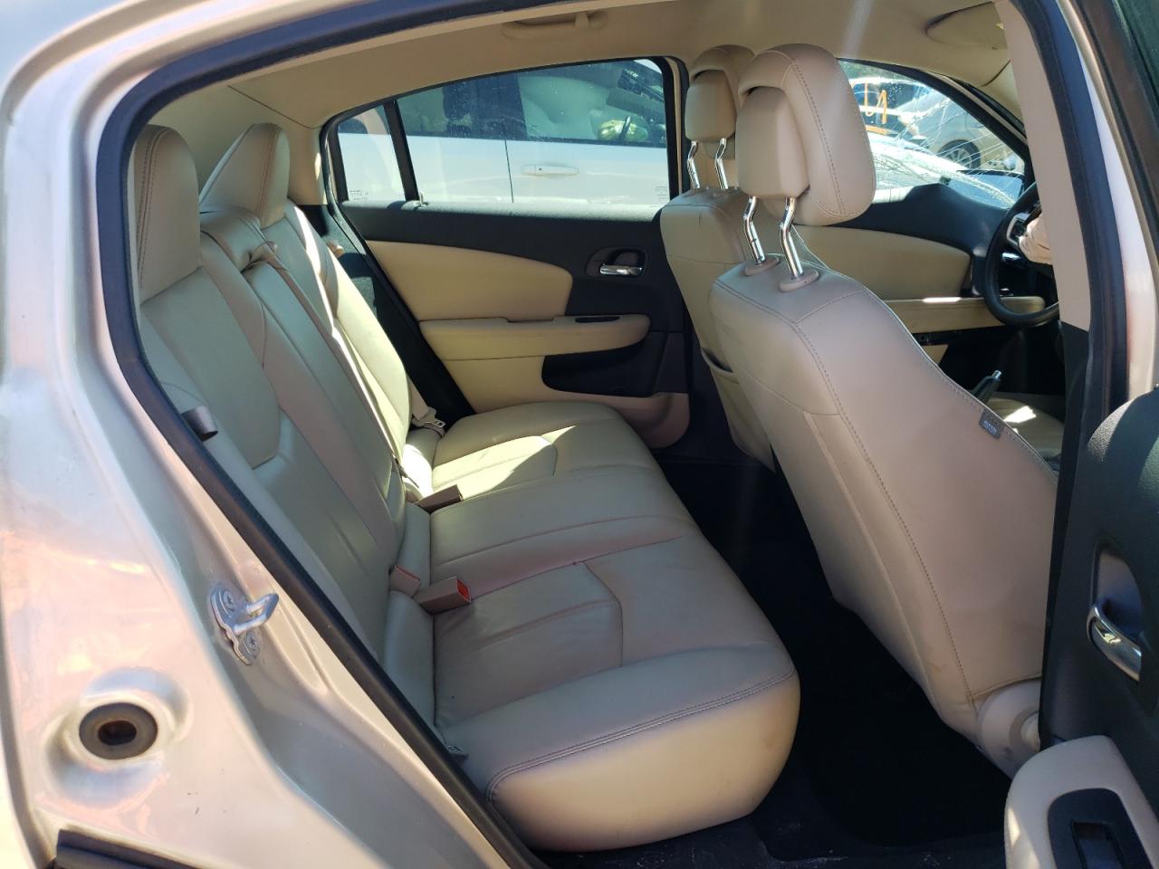 Photo 6 from auction – 2014 CHRYSLER 200 LIMITE with VIN 1C3CCBCG2EN158752
