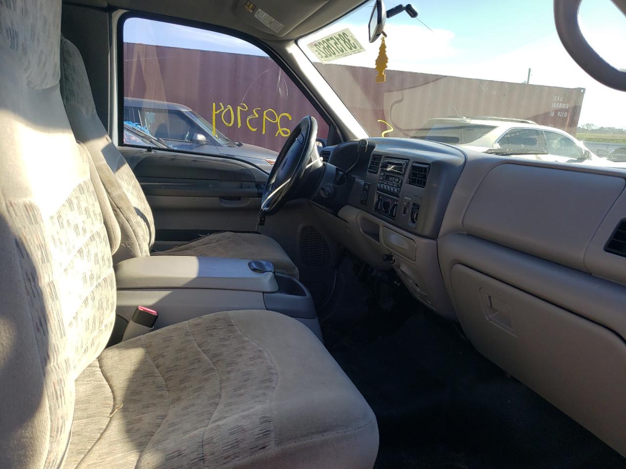 Photo 5 from auction – 2000 FORD F250 SUPER with VIN 1FTNX21F0YEC86303