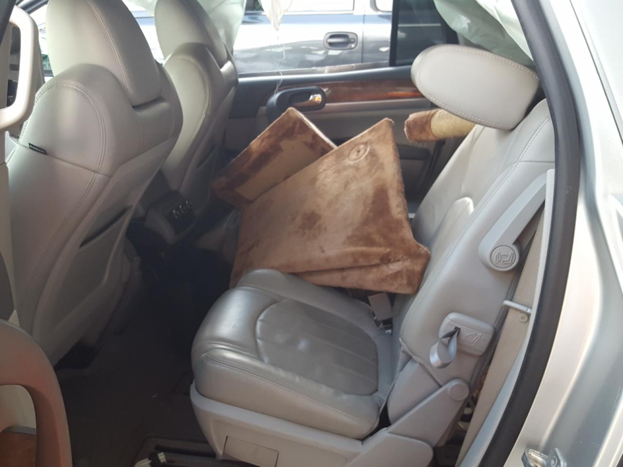 Photo 6 from auction – 2011 BUICK ENCLAVE CX with VIN 5GAKRBED7BJ225634