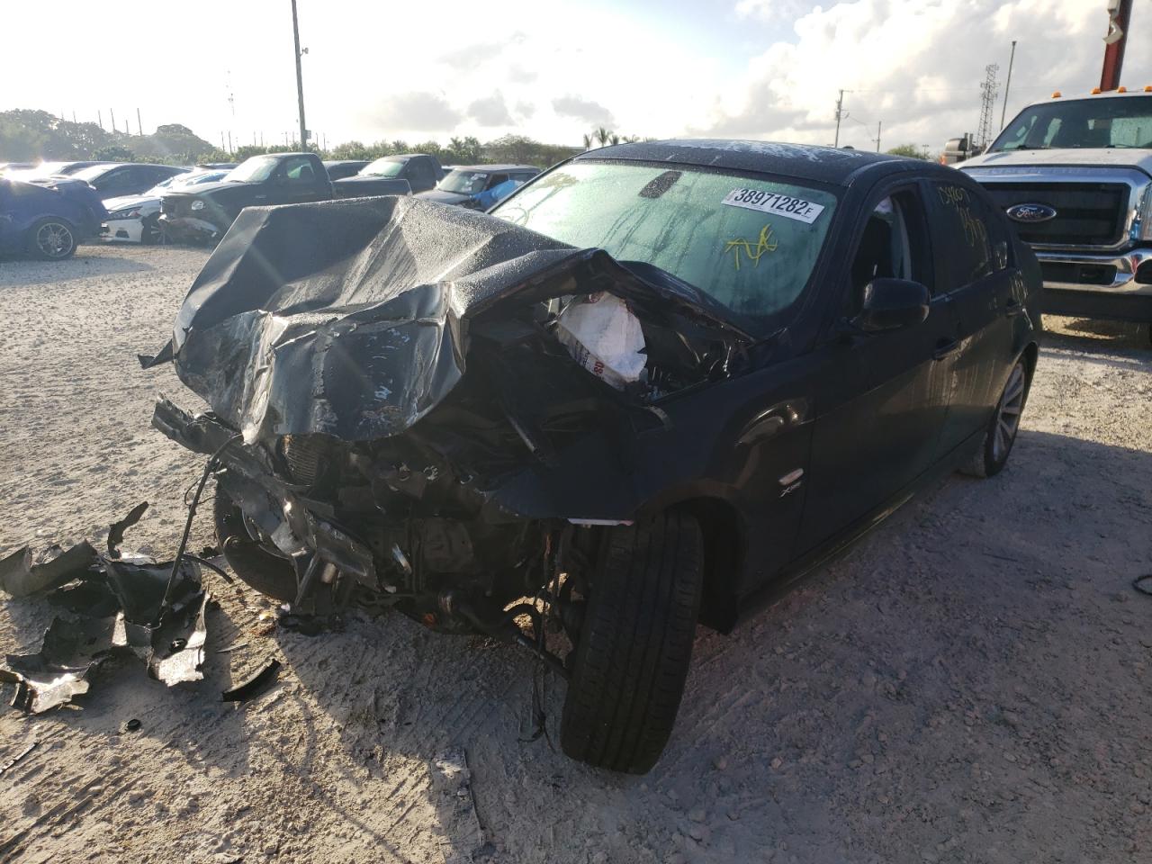Photo 2 from auction – 2011 BMW 3 SERIES with VIN WBAPK5C51BA660989