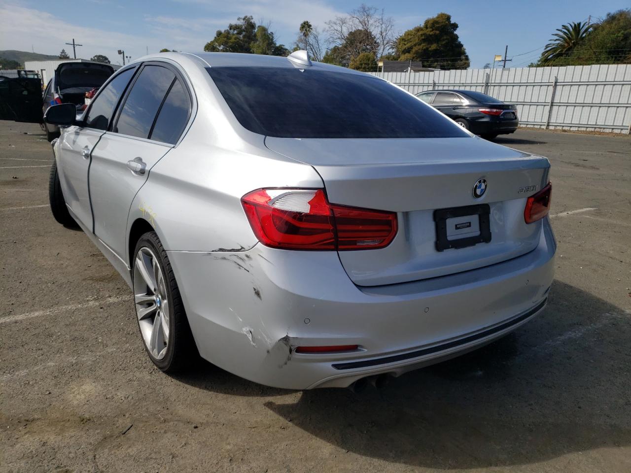 Photo 3 from auction – 2017 BMW 330 I with VIN WBA8B9C56HK675633