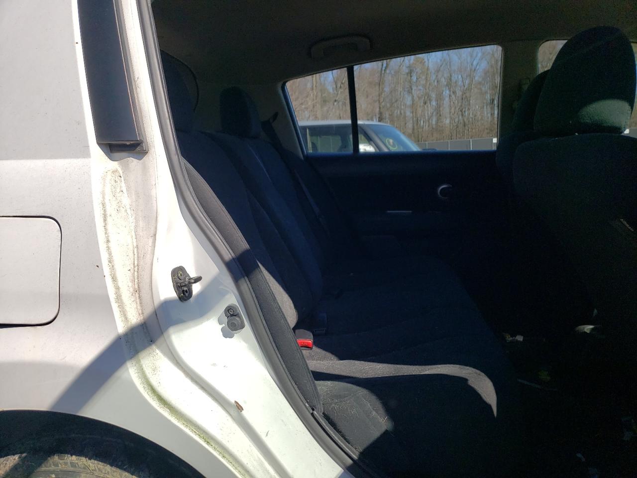 Photo 6 from auction – 2011 NISSAN VERSA S with VIN 3N1BC1CP6BL471979