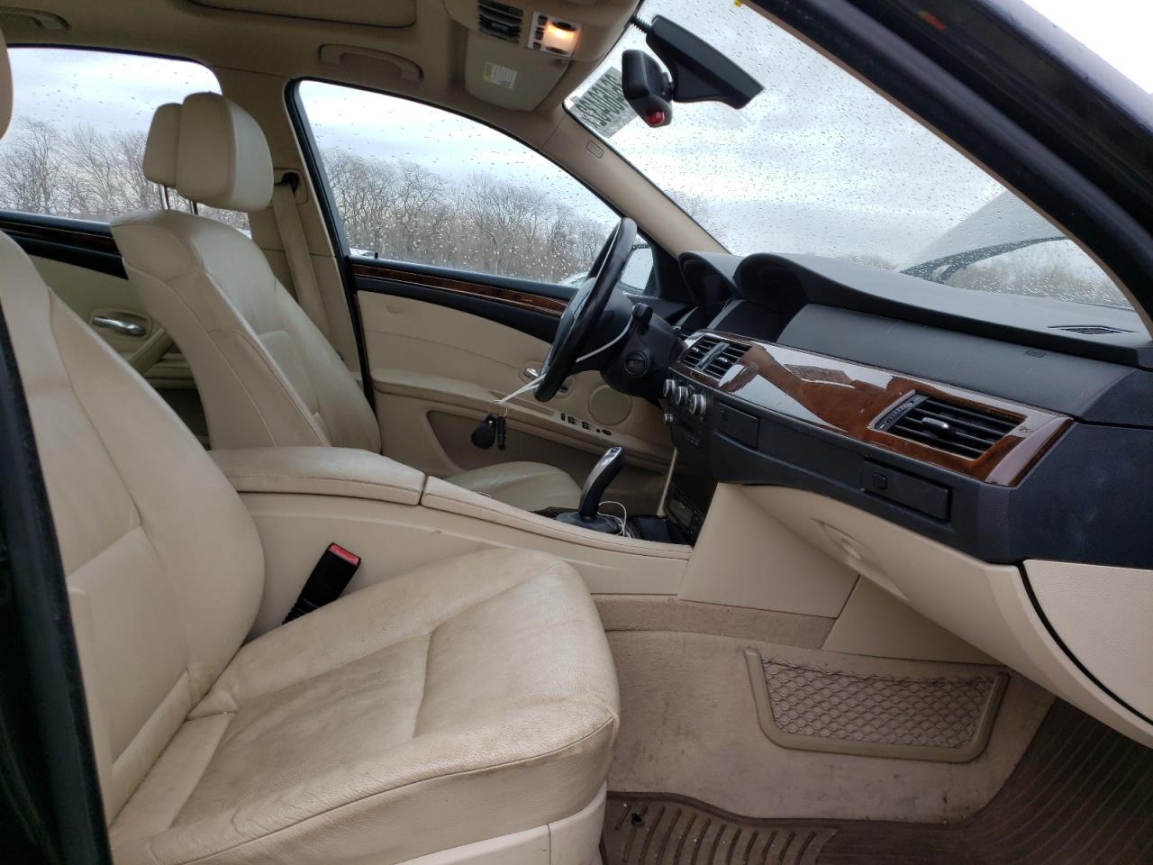 Photo 5 from auction – 2010 BMW 528 XI with VIN WBANV1C59AC157012