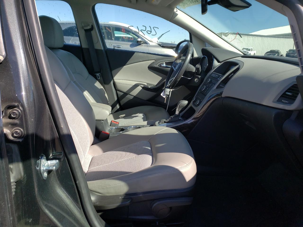 Photo 5 from auction – 2015 BUICK VERANO CON with VIN 1G4PR5SK7F4211337