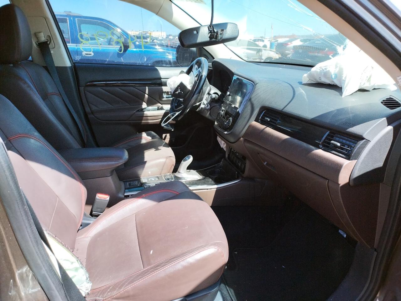 Photo 5 from auction – 2018 MITSUBISHI OUTLANDER with VIN JA4J24A52JZ071871