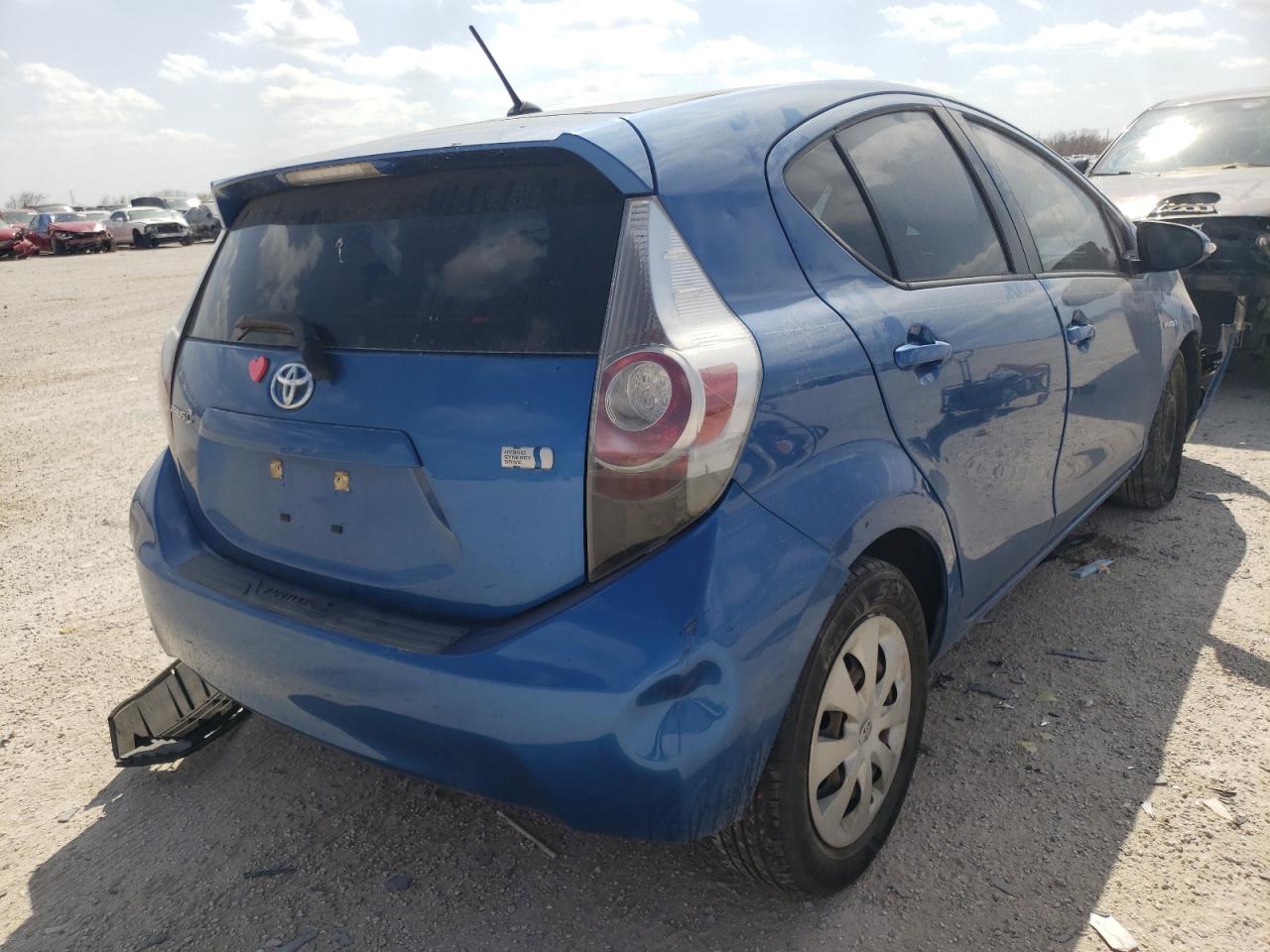 Photo 4 from auction – 2013 TOYOTA PRIUS C with VIN JTDKDTB31D1556050