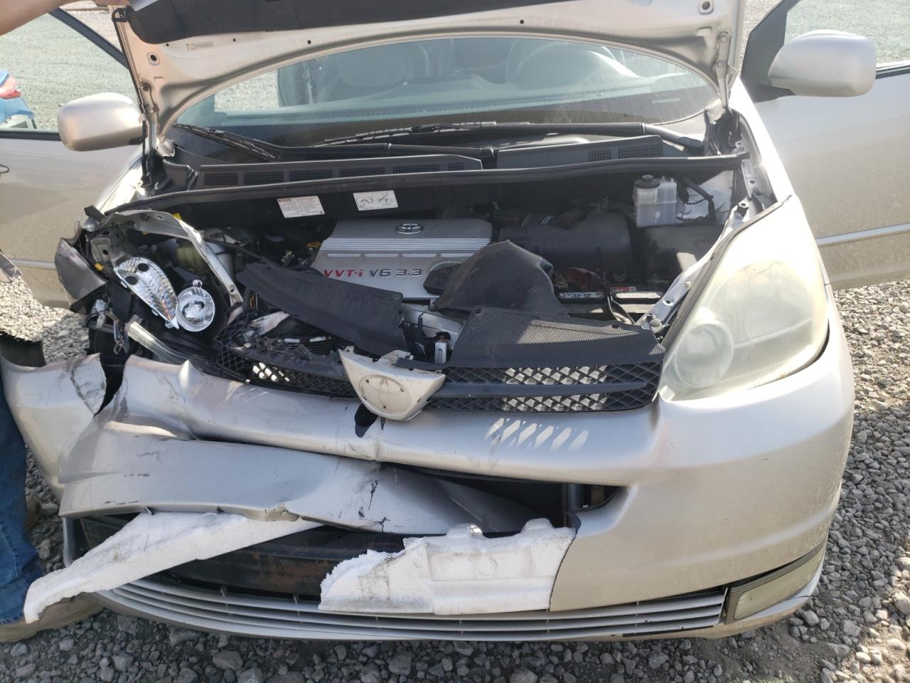 Photo 7 from auction – 2004 TOYOTA SIENNA XLE with VIN 5TDZA22C14S090561