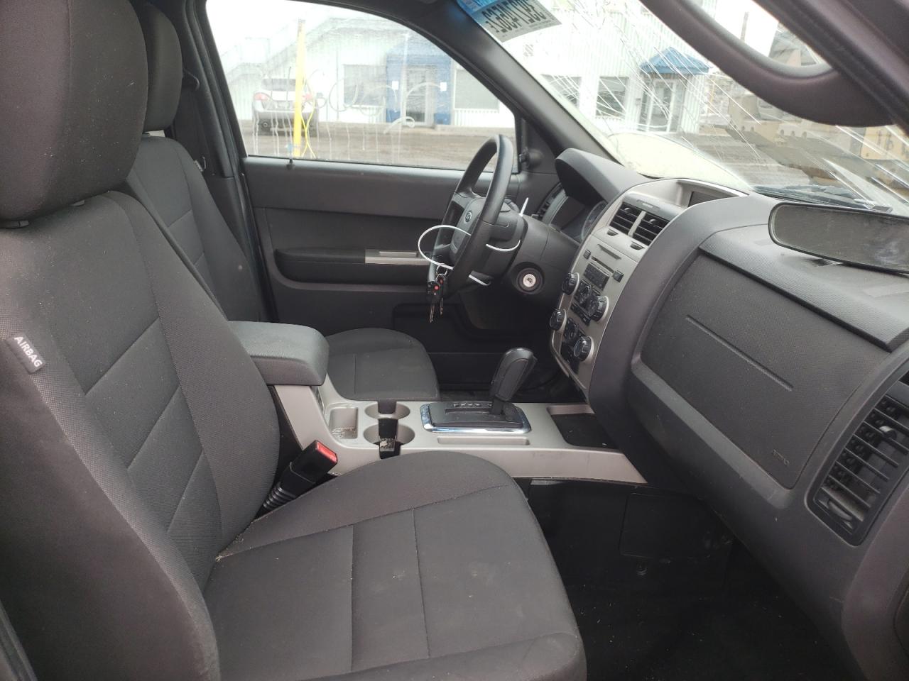 Photo 5 from auction – 2011 FORD ESCAPE XLT with VIN 1FMCU0DG3BKB87004