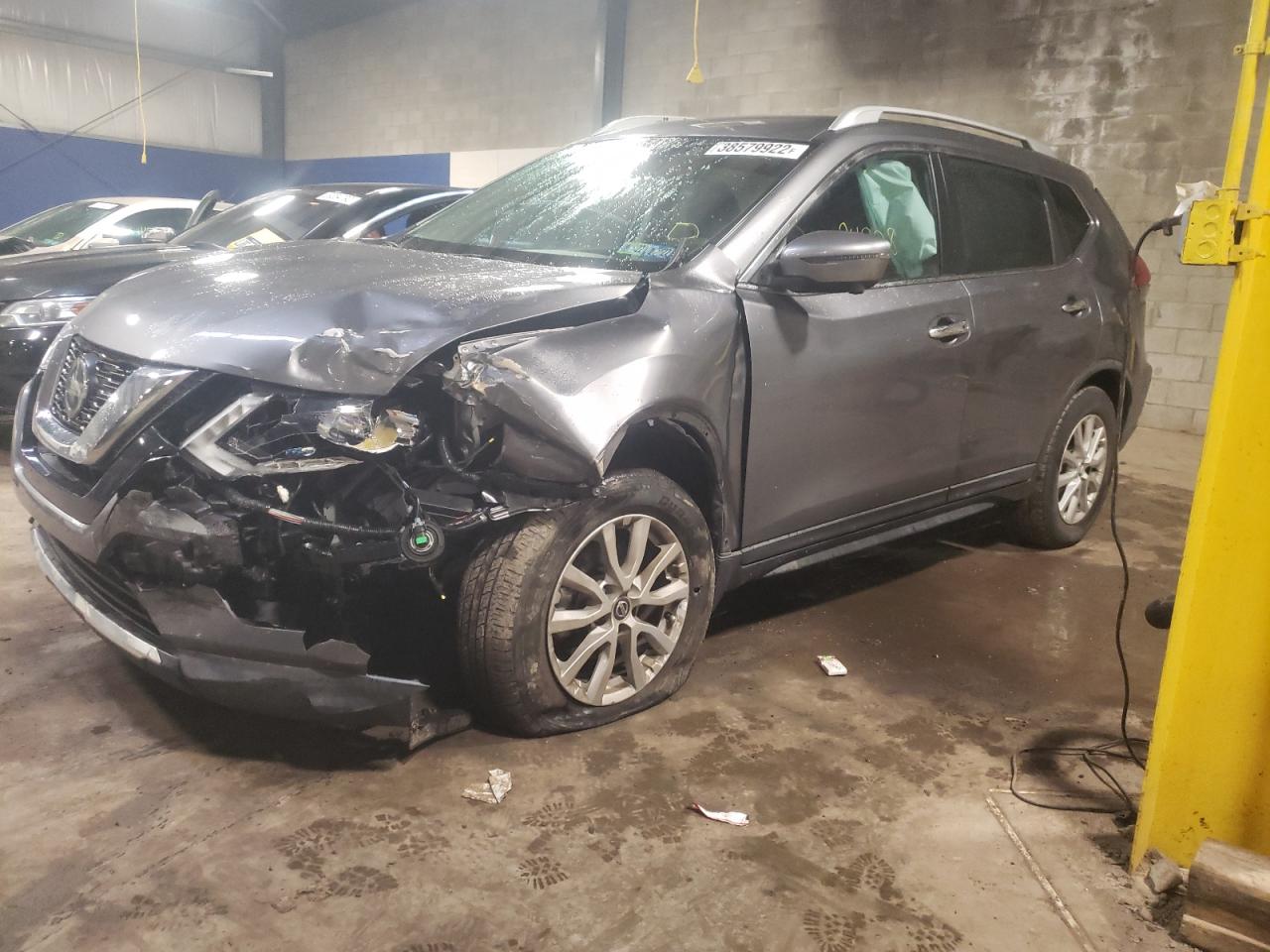 Photo 2 from auction – 2018 NISSAN ROGUE S with VIN KNMAT2MV6JP572955