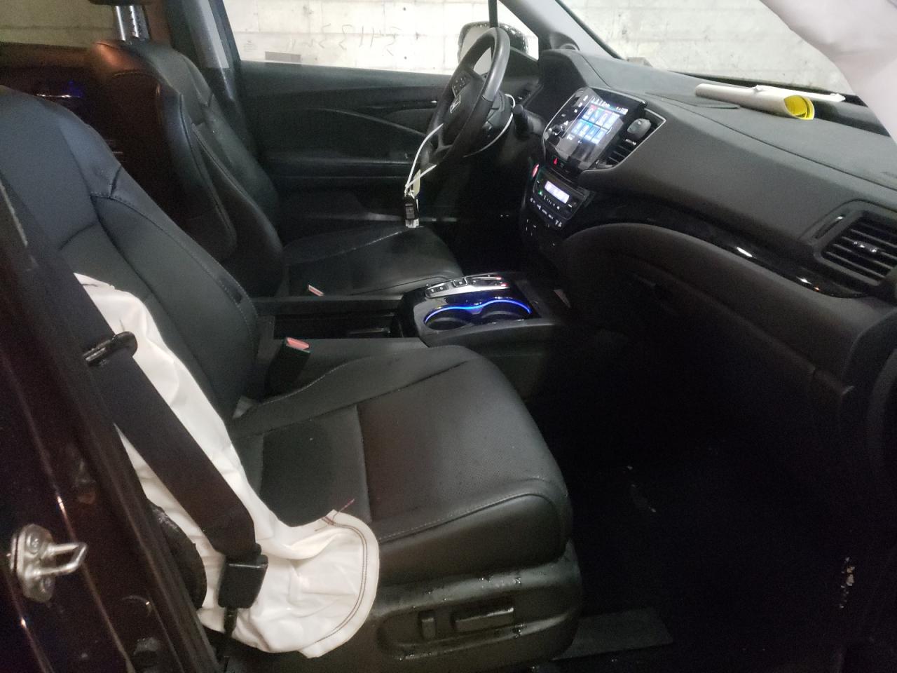 Photo 5 from auction – 2019 HONDA PILOT ELIT with VIN 5FNYF6H07KB048429