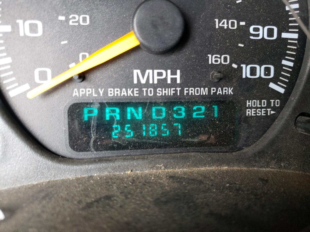 Photo 8 from auction – 2001 CHEVROLET SILVERADO with VIN 1GCEK19V61E326572