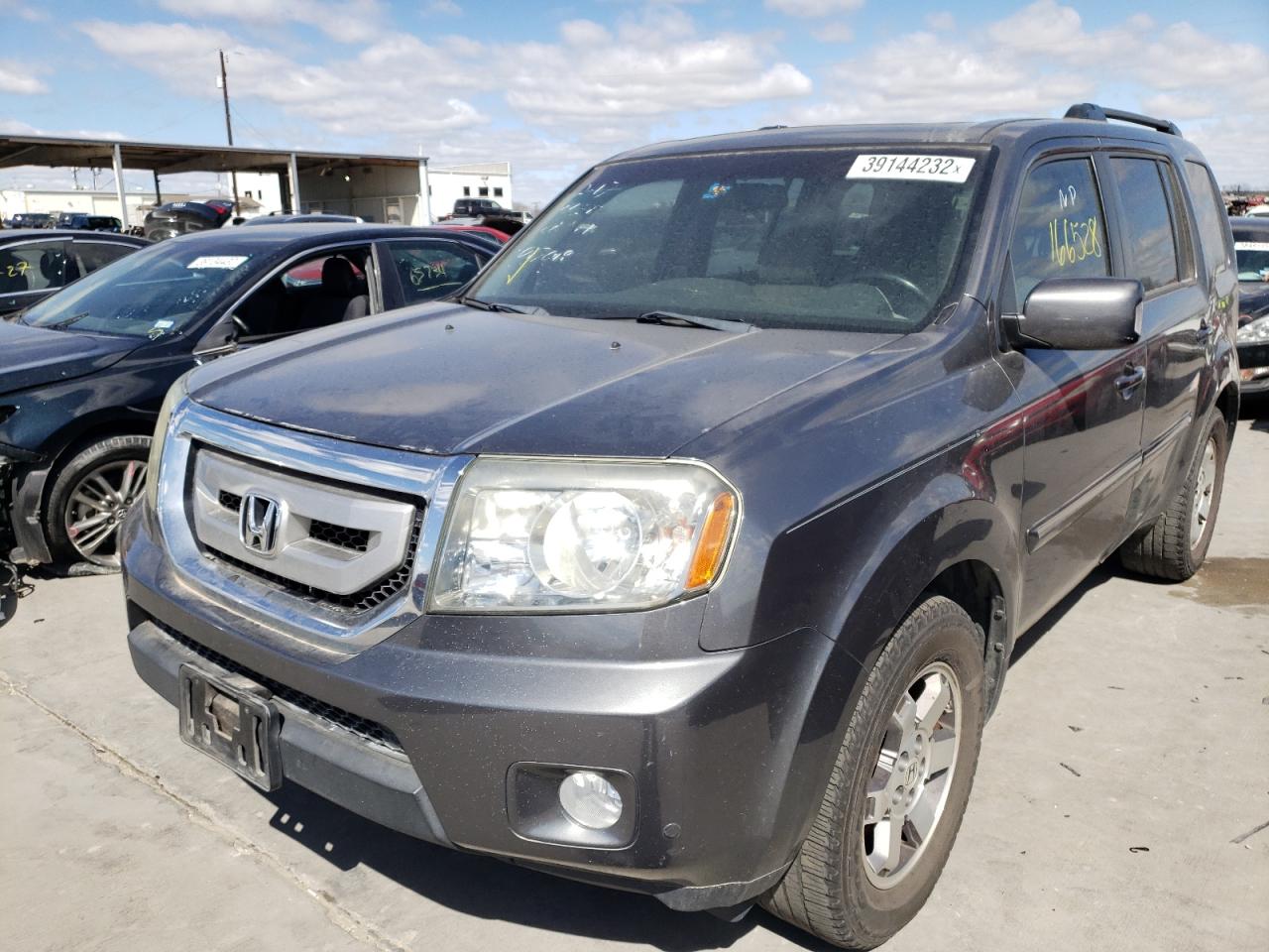 Photo 2 from auction – 2011 HONDA PILOT TOUR with VIN 5FNYF3H96BB027018