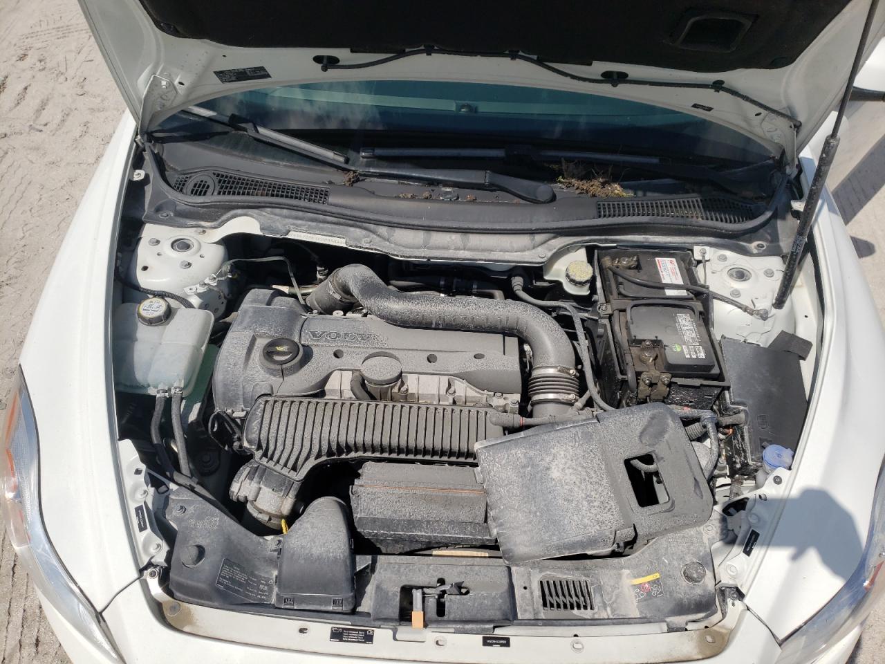 Photo 7 from auction – 2012 VOLVO C30 T5 with VIN YV1672MK1C2285811