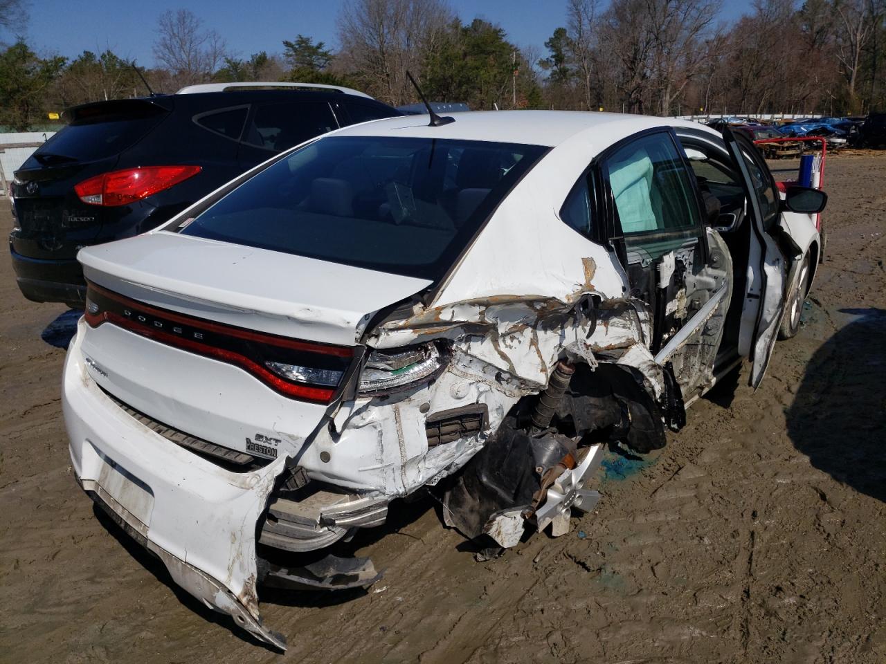 Photo 4 from auction – 2015 DODGE DART SXT with VIN 1C3CDFBB9FD180023