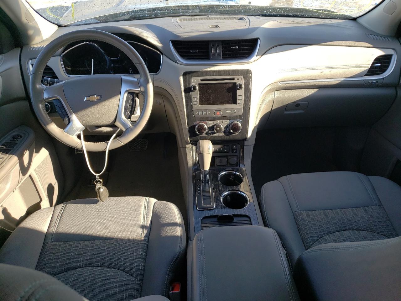 Photo 10 from auction – 2016 CHEVROLET TRAVERSE L with VIN 1GNKRHKD4GJ215146