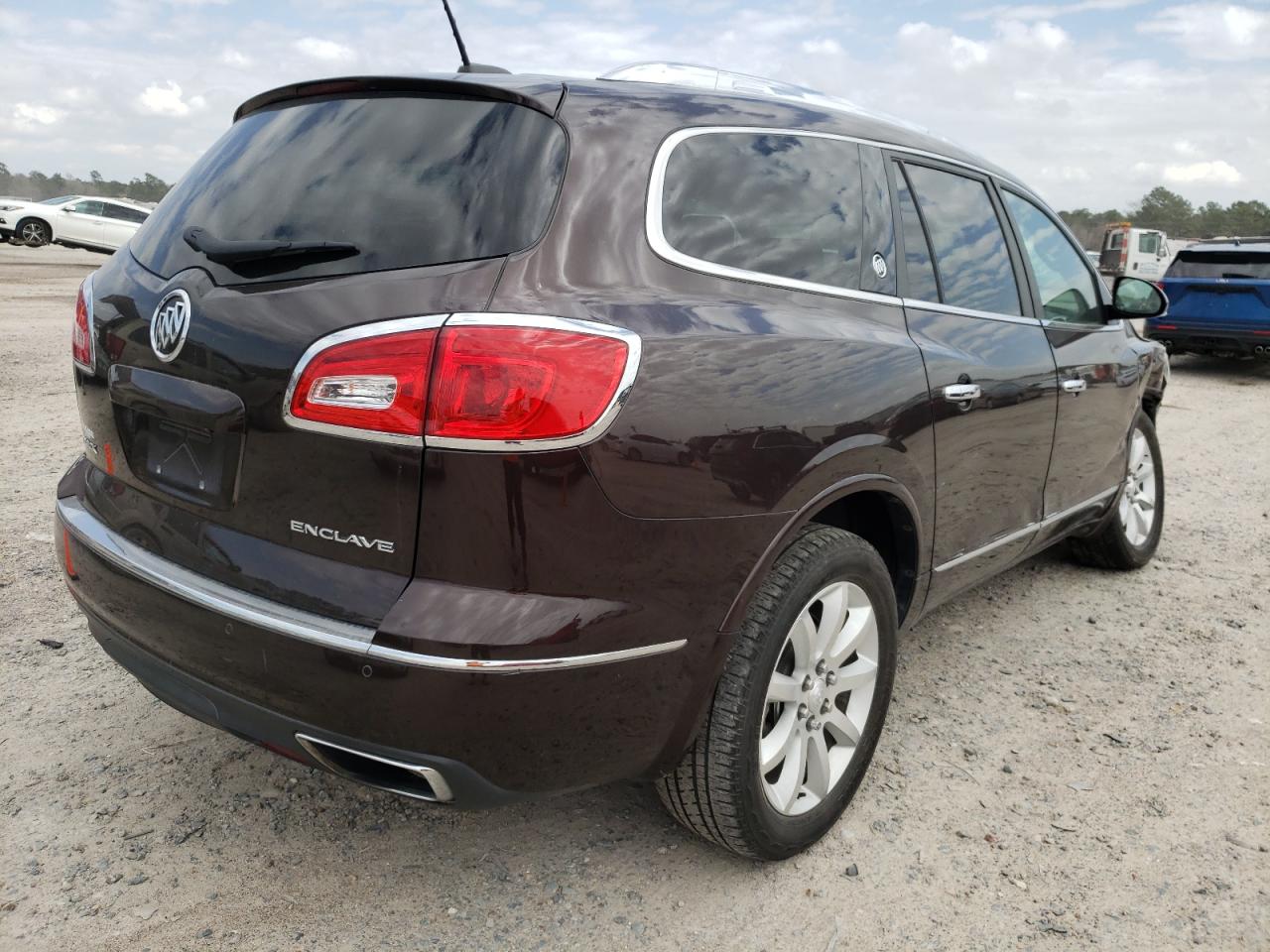 Photo 4 from auction – 2017 BUICK ENCLAVE with VIN 5GAKRCKD4HJ329212