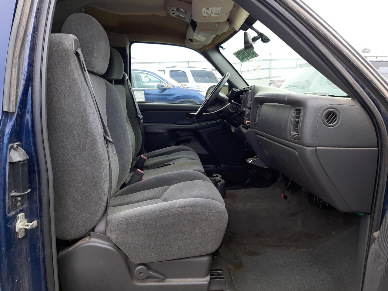 Photo 5 from auction – 2004 CHEVROLET SILVRDO LT with VIN 2GCEC19T241393624
